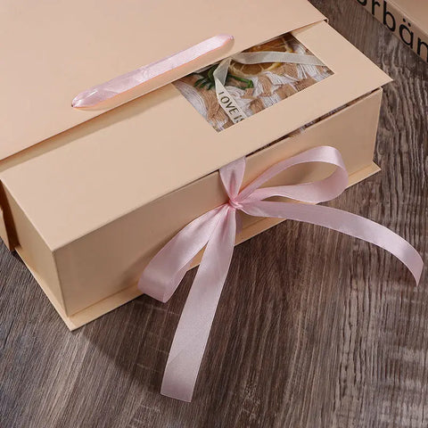 High-end gifts. Rattan aromatherapy, scarf gift box set fragrance, to send friends a small number of high-grade practical gifts.