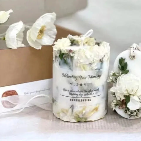 Aromatic Dried Flower Scented Candle Elegant Floral Design for Home Decor Soothing Relaxation Aesthetic Healing Display Piece