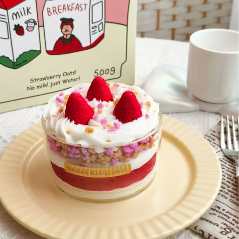 Cake Scented Candle Creative Dessert Shaped Aromatherapy Candle Handmade Whipped Cream Design Home Decor Gift for Relaxing Party