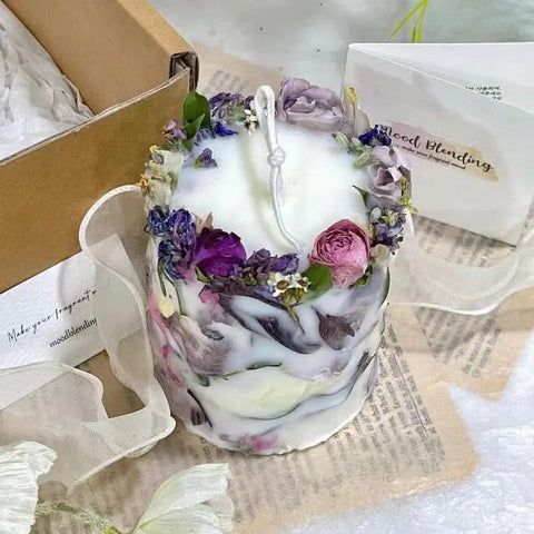 Aromatic Dried Flower Scented Candle Elegant Floral Design for Home Decor Soothing Relaxation Aesthetic Healing Display Piece